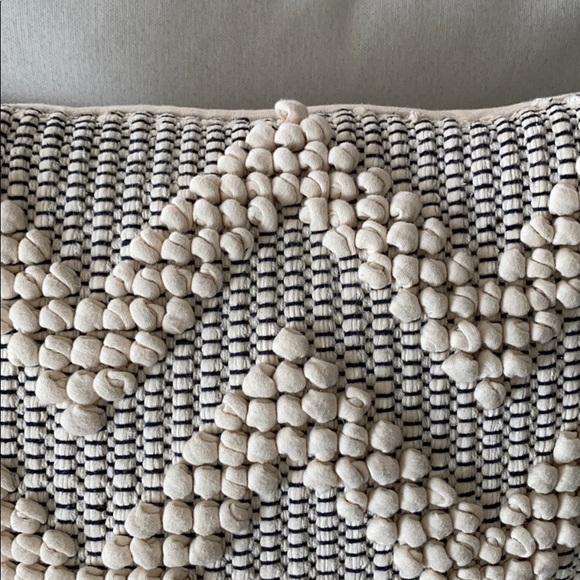 Extra large Moroccan style accent pillow - Picture 3 of 6